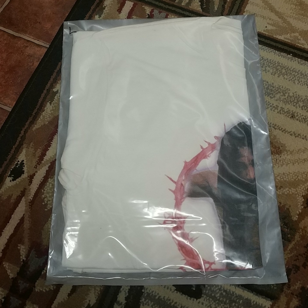 Passion of christ Tee - Picture 7 of 7